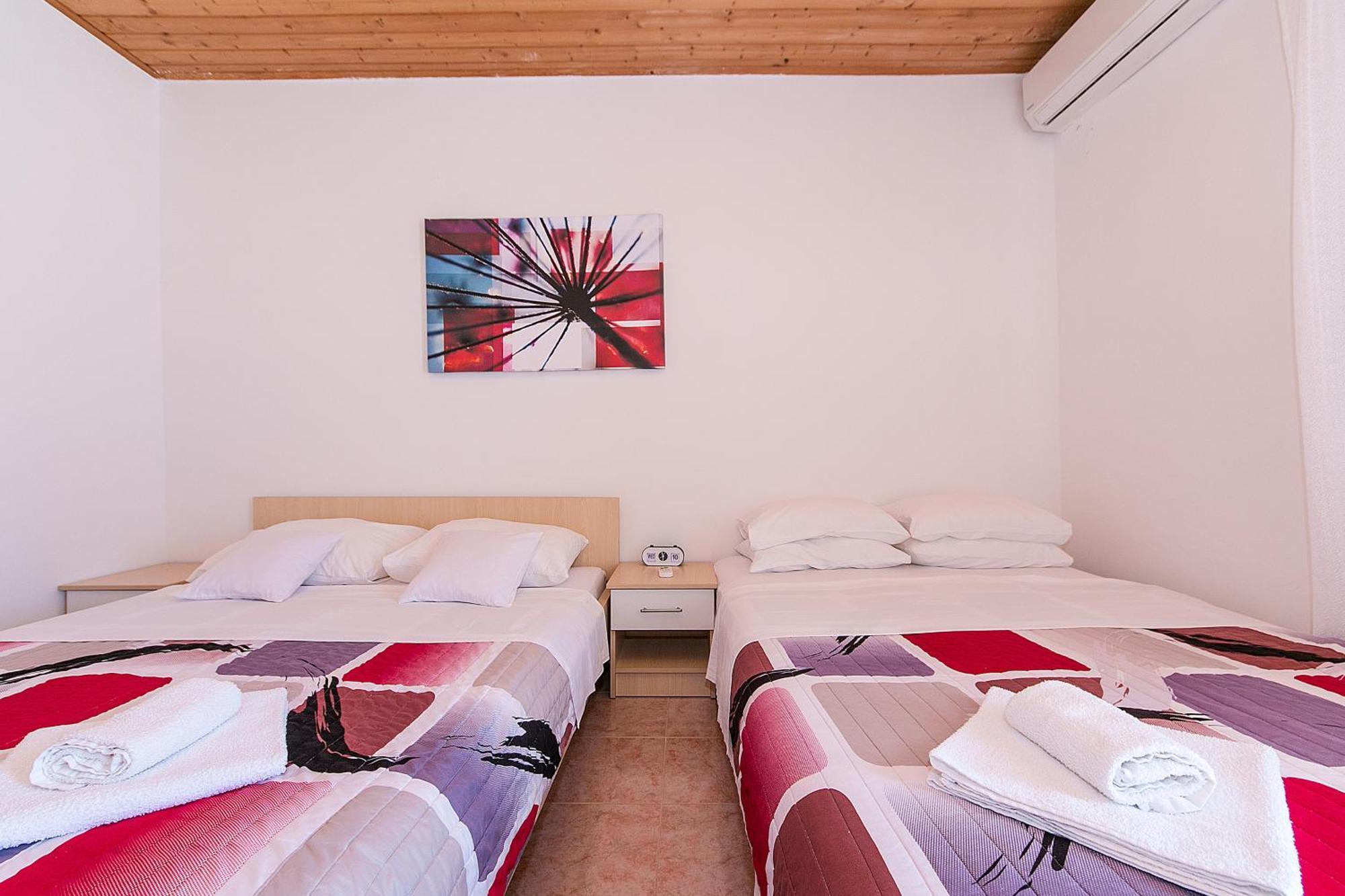 Apartments By The Sea Podaca, Makarska - 13974 Rom bilde